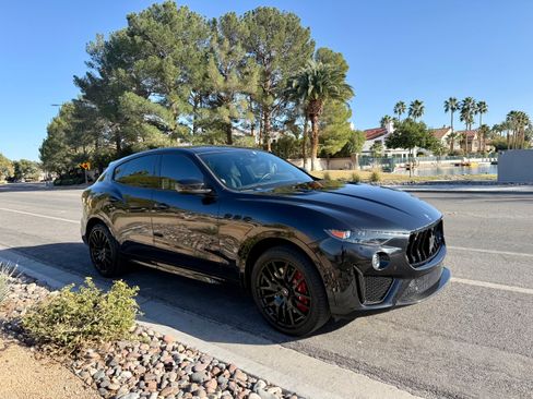 Used 2019 Maserati Levante Trofeo image 4