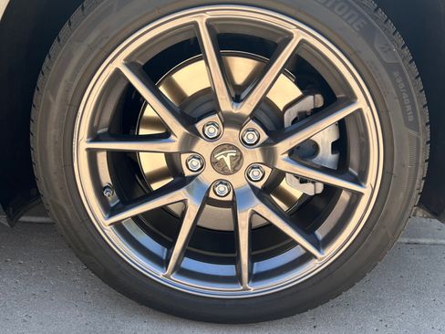 Used 2023 Tesla Model 3 Standard Range RWD image 4