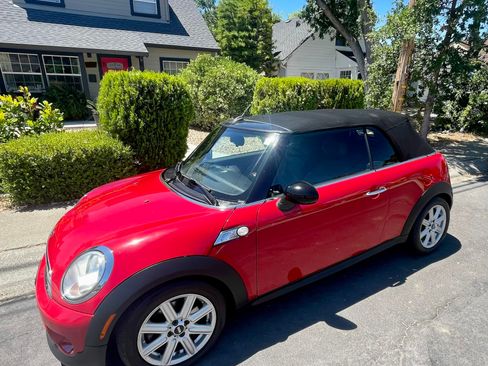 Used 2013 MINI Cooper S FWD image 1