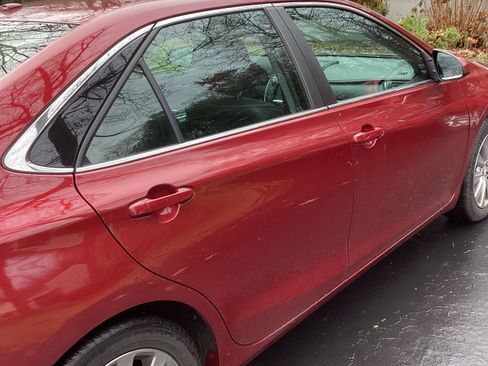 Used 2015 Toyota Camry XLE image 4