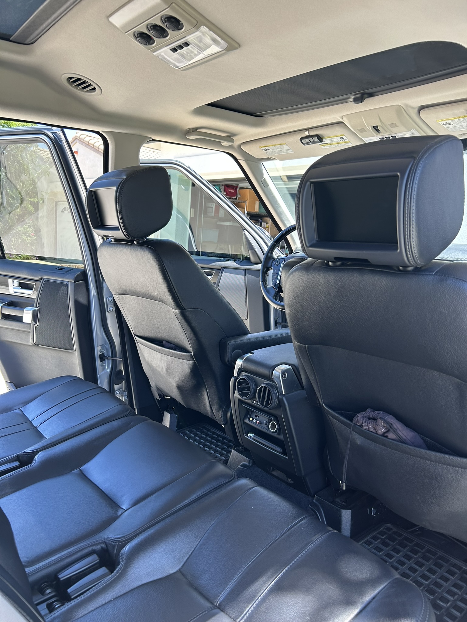 Used 2015 Land Rover LR4 HSE AWD/4WD image 14