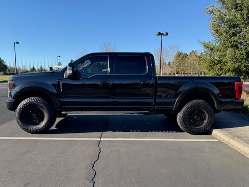 Used 2022 Ford F250 Lariat w/ Tremor Off-Road Package image 2