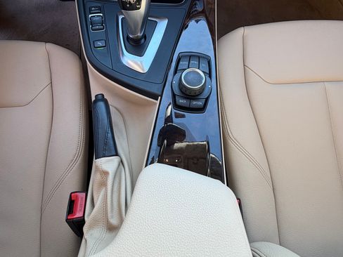 Used 2016 BMW 320i Sedan RWD image 17