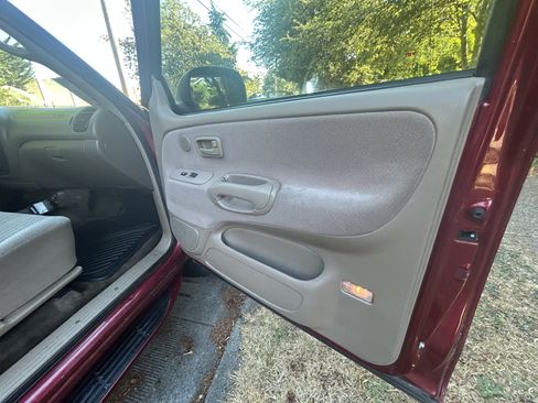 Used 2000 Toyota Tundra SR5 AWD/4WD image 13