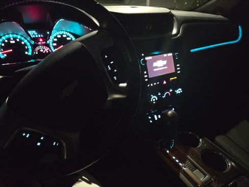 Used 2017 Chevrolet Traverse LT w/ Style and Technology Package image 15