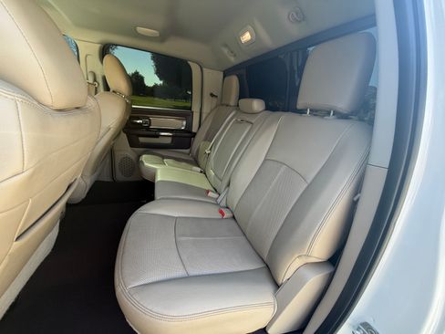 Used 2018 RAM 1500 Laramie RWD image 9