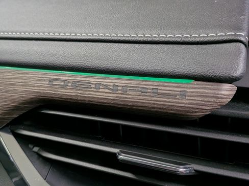 Used 2025 GMC Acadia Denali w/ Super Cruise Package image 16