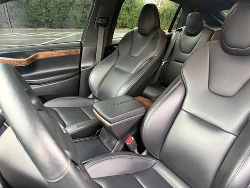 Used 2021 Tesla Model X Long Range image 20