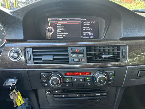 Used 2013 BMW 335i Convertible image 10