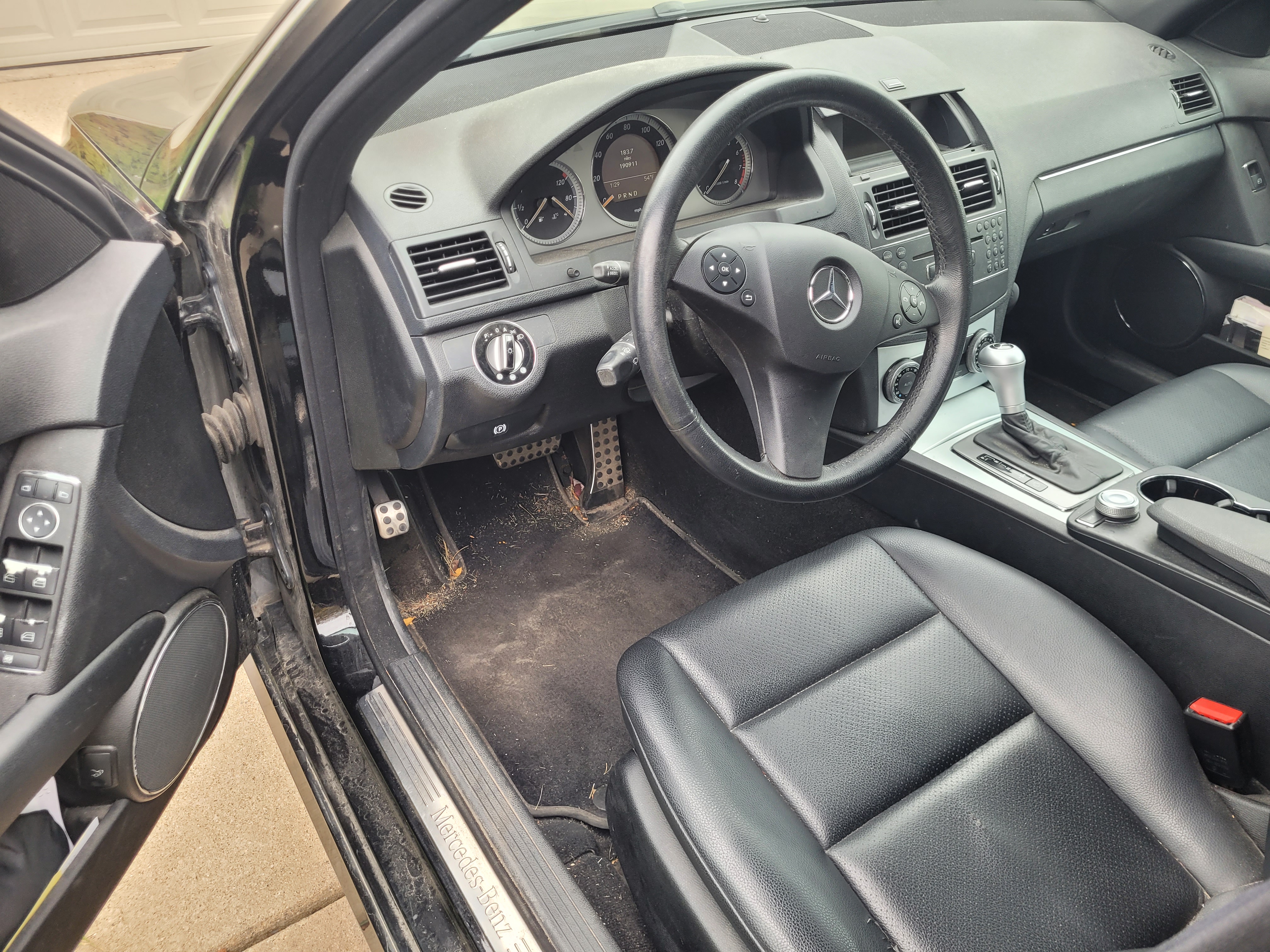 Used 2008 Mercedes-Benz C 300 Sedan image 11