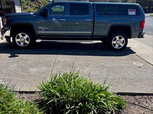 Used 2015 GMC Sierra 2500 SLT w/ Duramax Plus Package image 2