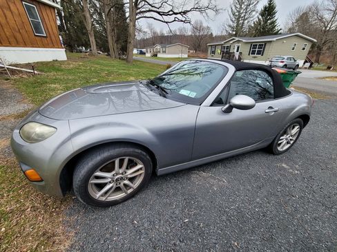 Used 2014 MAZDA MX-5 Miata Sport w/ Convenience Package image 5