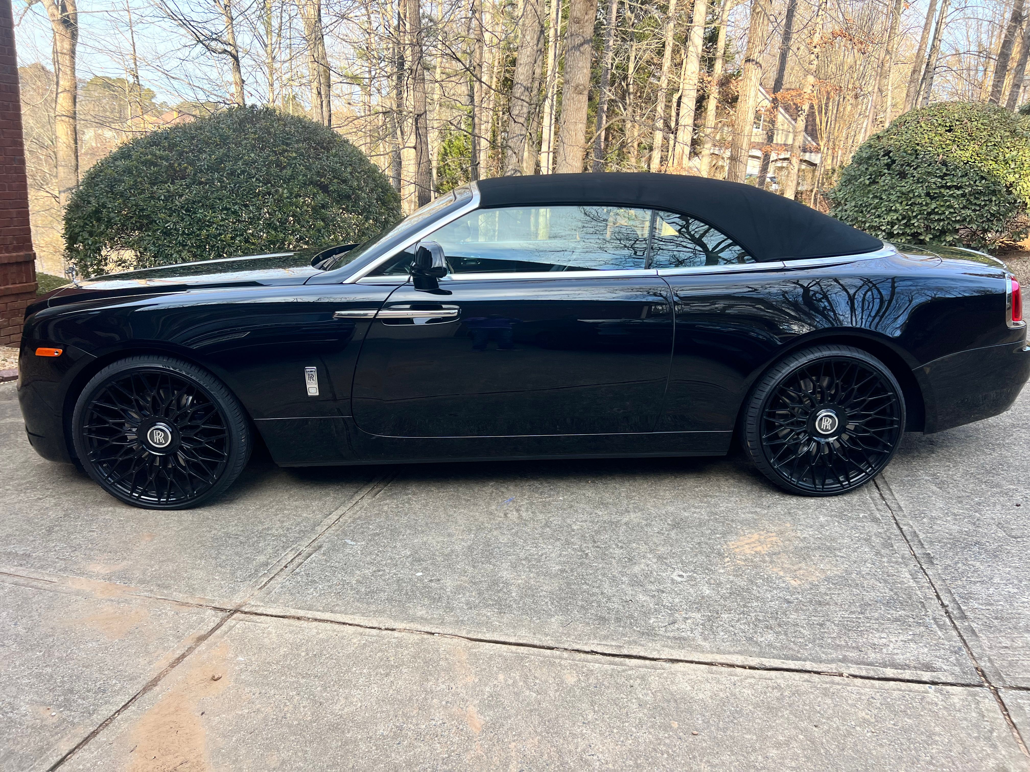 Used 2016 Rolls-Royce Dawn RWD image 2