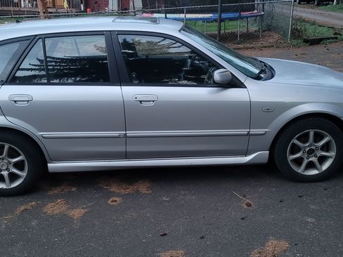 Used 2003 MAZDA Protege5 image 10