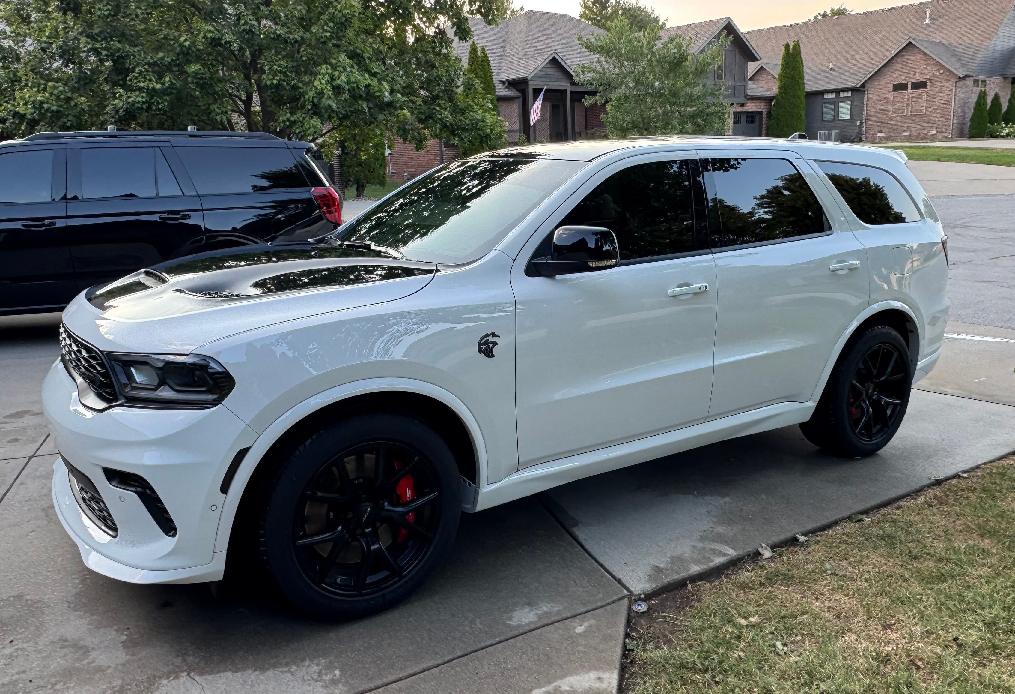 Used 2026 Dodge Durango SRT Hellcat w/ Premium Group AWD/4WD image 11