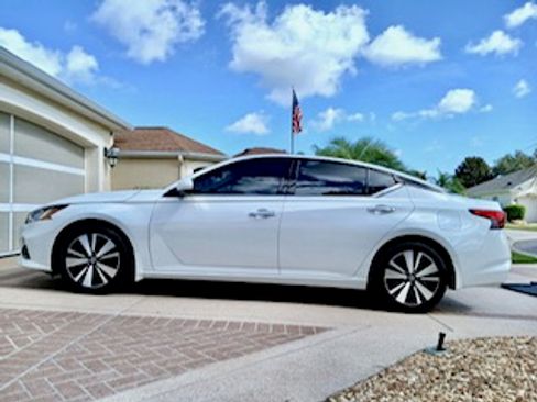Used 2022 Nissan Altima 2.5 SL FWD image 1