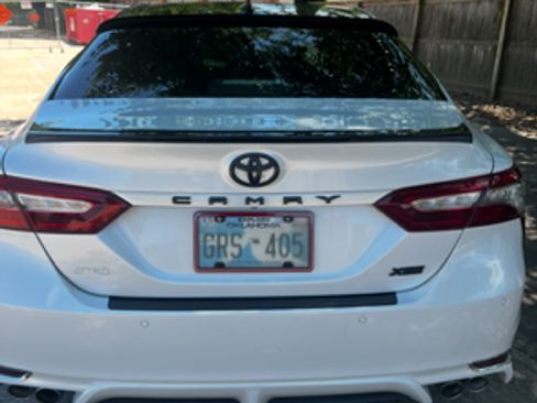 Used 2018 Toyota Camry XSE image 8