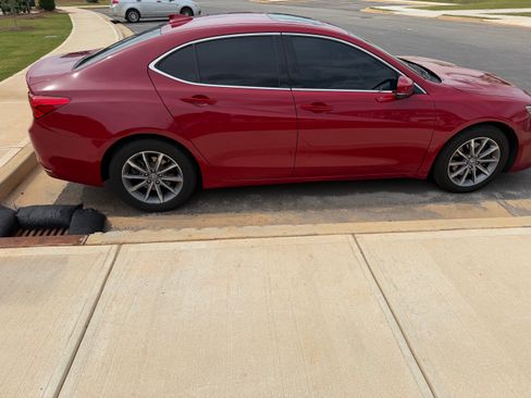 Used 2019 Acura TLX FWD image 2