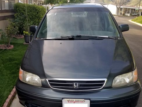Used 1998 Honda Odyssey EX image 2
