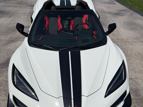 Used 2024 Chevrolet Corvette Z06 w/ Z07 Performance Package image 1