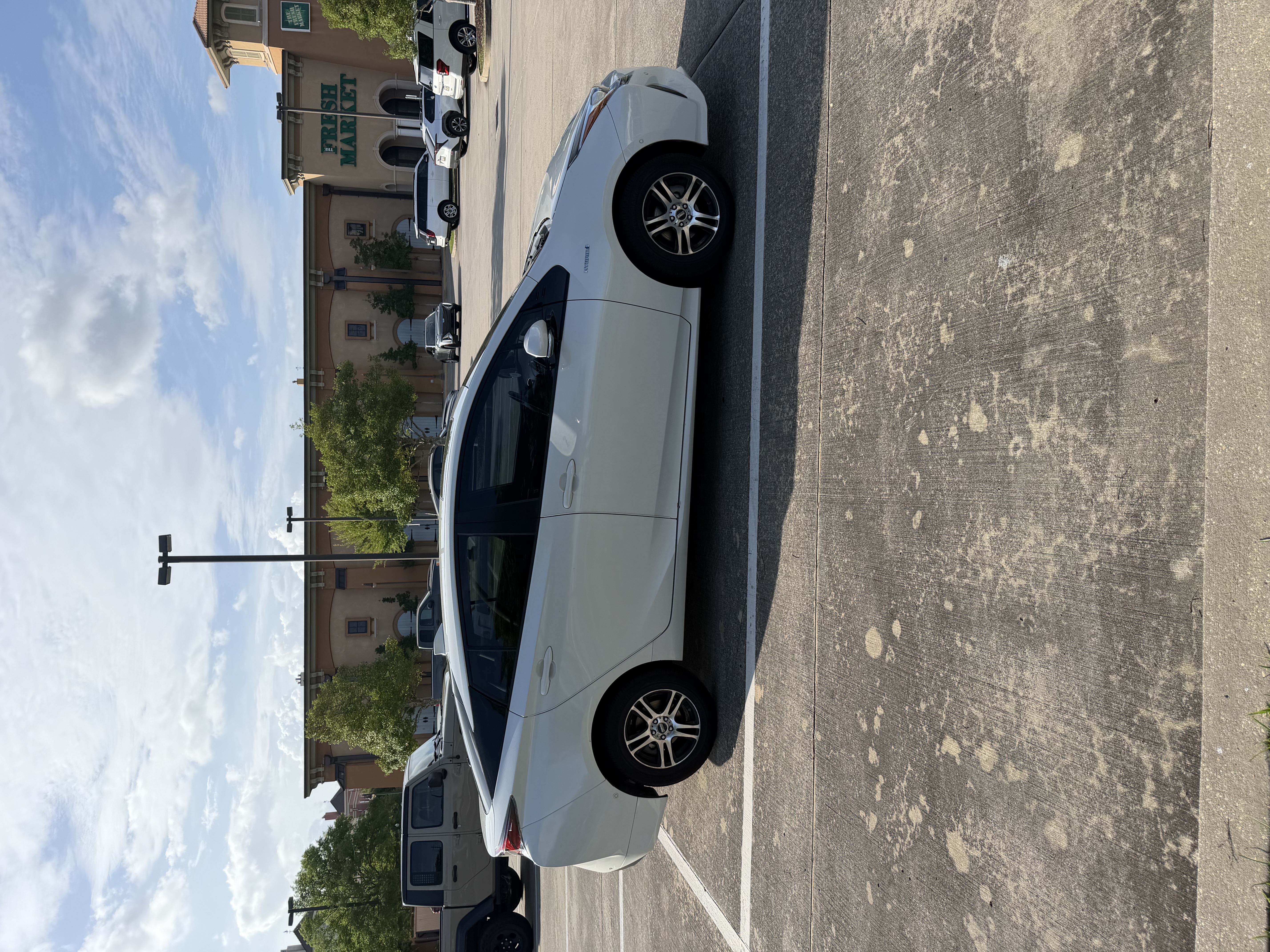 Used 2017 Toyota Prius Four w/ Advanced Technology Package FWD image 2