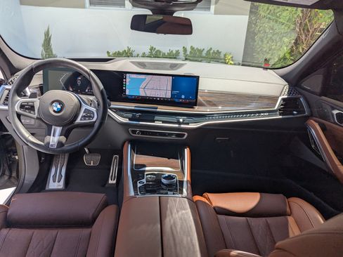 Used 2024 BMW X6 xDrive40i w/ Executive Package image 15