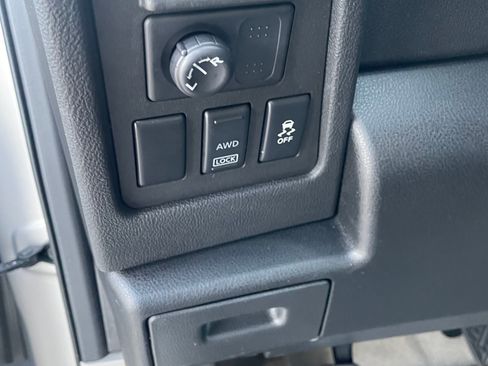 Used 2014 Nissan Rogue S w/ Convenience Package image 4