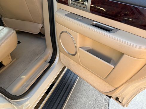 Used 2006 Lincoln Navigator Luxury AWD/4WD image 23