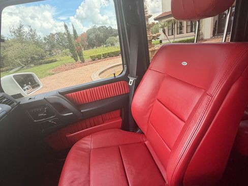 Used 2017 Mercedes-Benz G 63 AMG 4MATIC image 4