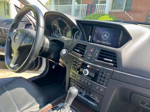 Used 2010 Mercedes-Benz E 550 Coupe image 10