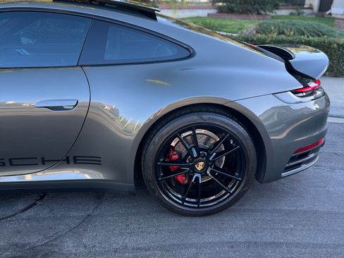 Used 2021 Porsche 911 Carrera image 4