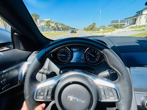 Used 2019 Jaguar F-TYPE R-Dynamic RWD image 15