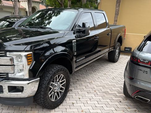 Used 2018 Ford F250 Lariat w/ Lariat Ultimate Package AWD/4WD image 11