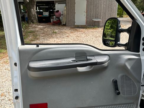 Used 2006 Ford F350 XL image 5