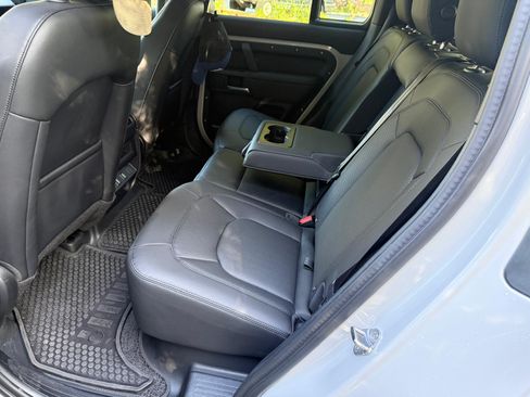 Used 2026 Land Rover Defender 110 S image 22