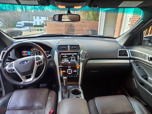 Used 2014 Ford Explorer Sport w/ Equipment Group 401A image 10