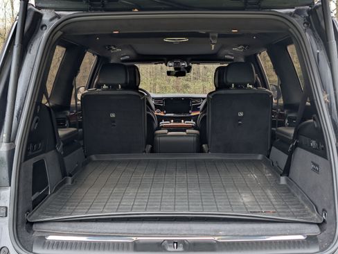 Used 2022 Jeep Grand Wagoneer Series III w/ Rear Seat Video Group 1 AWD/4WD image 20