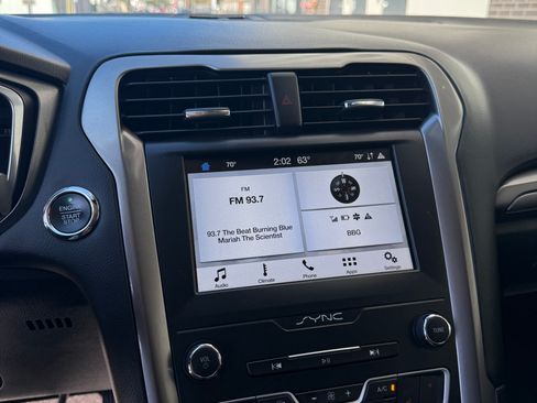 Used 2019 Ford Fusion SE image 6