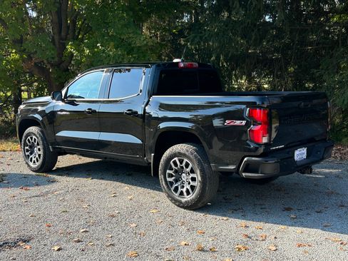 Used 2023 Chevrolet Colorado Z71 w/ Z71 Convenience Package 2 image 2