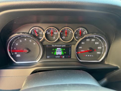 Used 2022 Chevrolet Silverado 2500 Custom w/ Custom Convenience Package AWD/4WD image 15