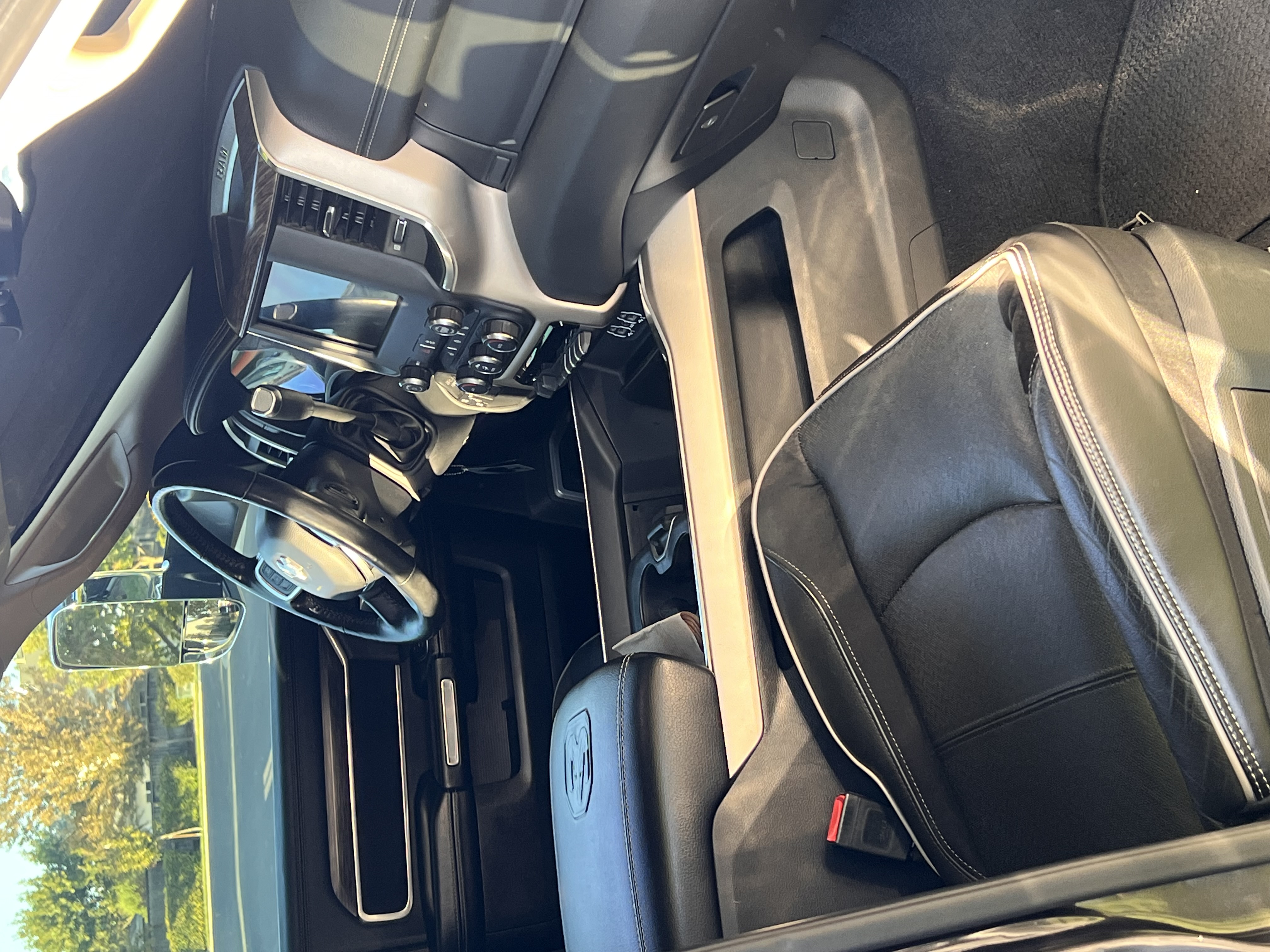 Used 2019 RAM 2500 Laramie AWD/4WD image 11