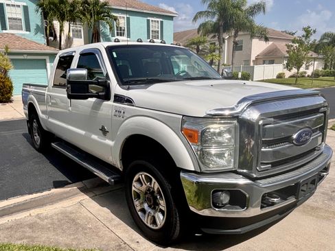Used 2015 Ford F250 Lariat w/ Lariat Ultimate Package AWD/4WD image 2