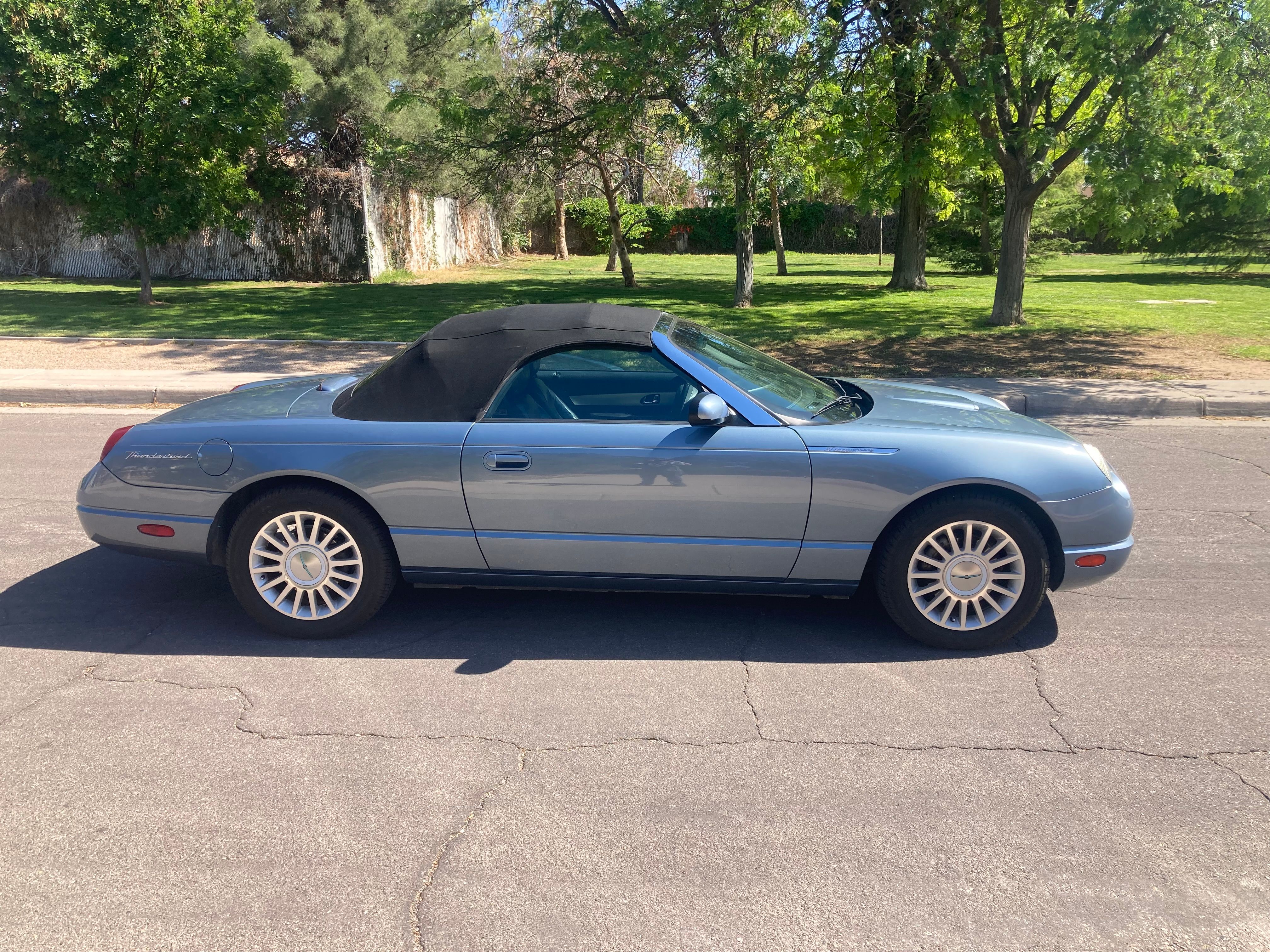 Used 2005 Ford Thunderbird RWD image 15