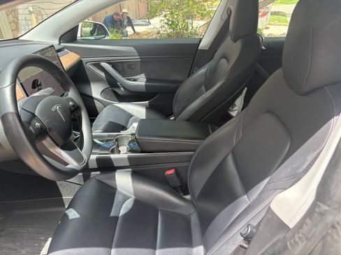 Used 2020 Tesla Model 3 Long Range AWD/4WD image 9