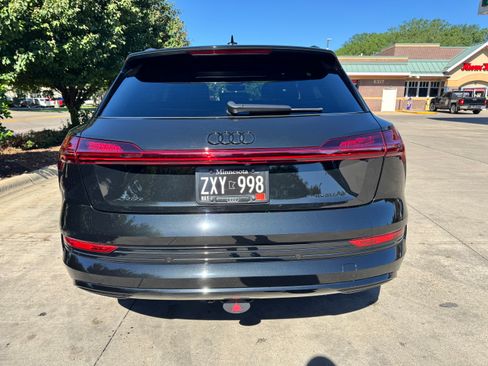 Used 2022 Audi e-tron Premium AWD/4WD image 14
