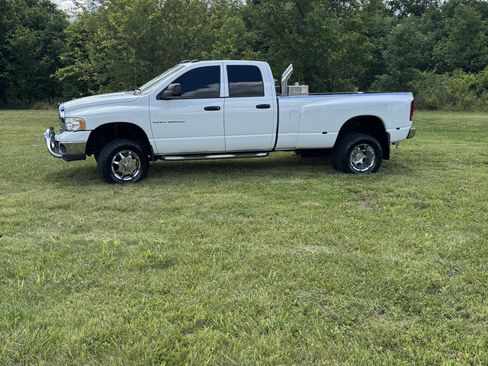 Used 2004 Dodge Ram 3500 Truck SLT w/ Trailer Tow Group AWD/4WD image 1