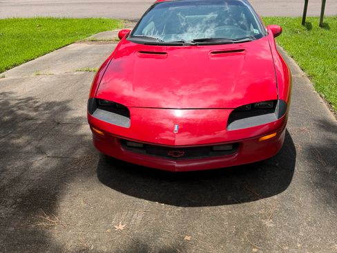 Used 1997 Chevrolet Camaro LT w/ Preferred Equipment Group 1 RWD image 5