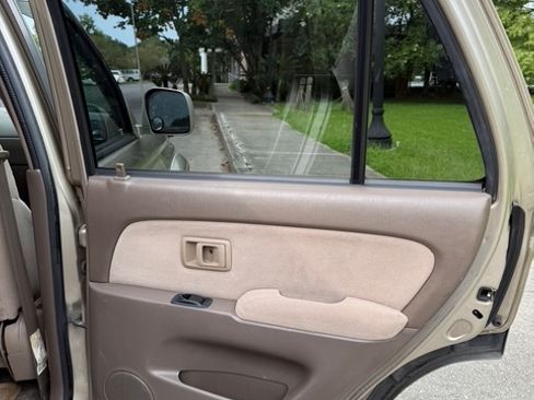 Used 2001 Toyota 4Runner SR5 image 19