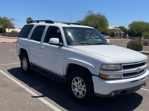 Used 2004 Chevrolet Tahoe Z71 w/ Z71 Preferred Equipment Group AWD/4WD image 2