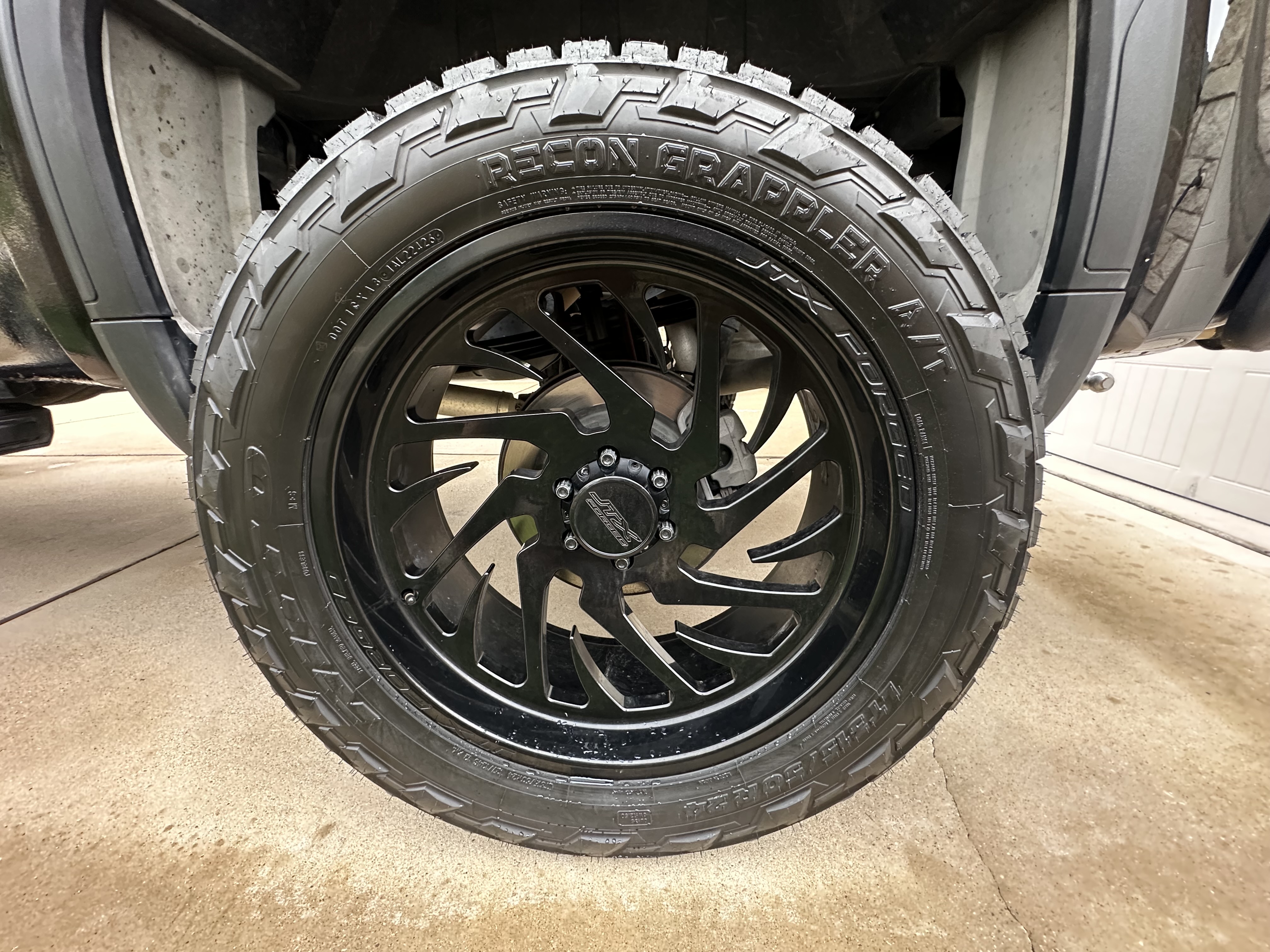 Used 2021 GMC Sierra 1500 Denali w/ Denali Ultimate Package AWD/4WD image 9